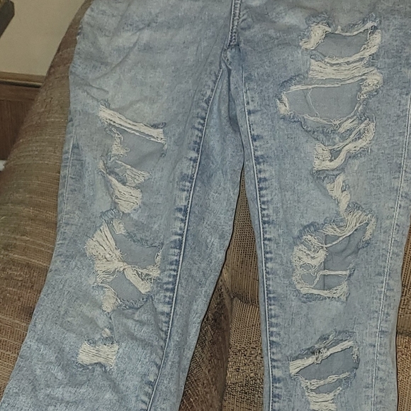 American Eagle Outfitters Destroyed Light Acid Wash Super Stretchy Jeans - Picture 2 of 15